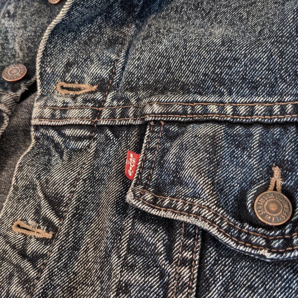 Vintage Levi's Jean Jacket - Picture 5 of 8
